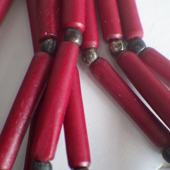 Amazing Monies StyleTribal Strand Elongated Oxblood Red Horn & Pewter Necklace - Picture 5 of 8